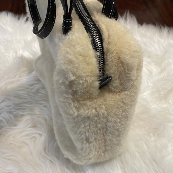 [SOLD] Celine Shearling Soft Cube Bag Cream Beige w. Black Leather White Stitch - Picture 12 of 15